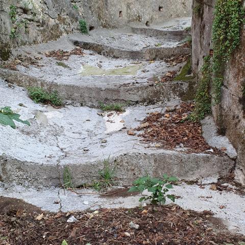 Foto nr. 7 sentiero a gradoni in cemento - © G.S. Marinelli, riproduzione vietata.