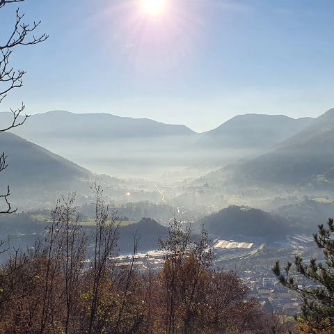  nebbiolina sulla valle oltre Serio, vista dalle pendici del Monte Rena - © G.S. Marinelli, riproduzione vietata.