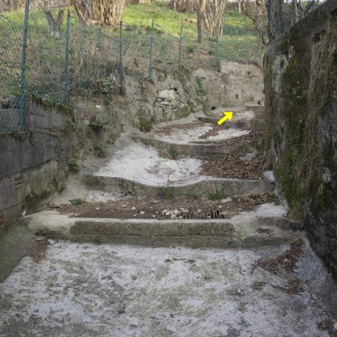 Foto nr. 7 tratto di sentiero a gradoni in cemento - © G.S. Marinelli, riproduzione vietata.