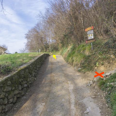 Foto nr. 1 dopo una marcata curva a sinistra lasciamo, sulla nostra destra, lo stacco del sentiero nr.7 - © G.S. Marinelli, riproduzione vietata.