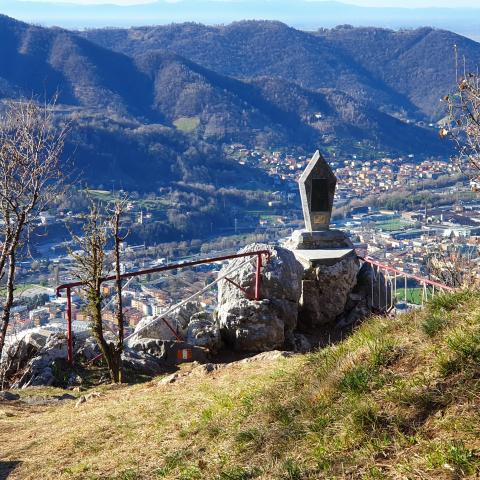  Panorama sulla valle Seriana dalla Madonna del Narciso - © G.S. Marinelli, riproduzione vietata.