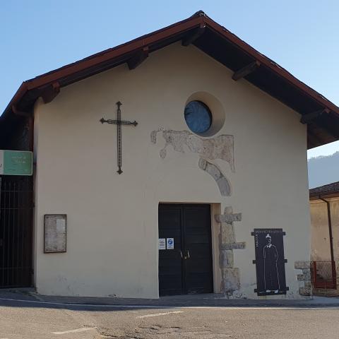 Foto nr. 1 Il percorso prende inizio dalla chiesetta di Santa Maria a Comenduno, all’incrocio tra via Santa Maria e via Briolini. - © G.S. Marinelli, riproduzione vietata.