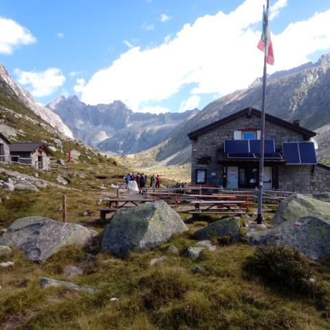 Finalmente al Rifugio Baita Adamè  - © G.S. Marinelli, riproduzione vietata.