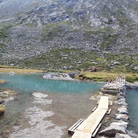 Lasciato il Rifugio, si attraversa il fiume Poia  - © G.S. Marinelli, riproduzione vietata.