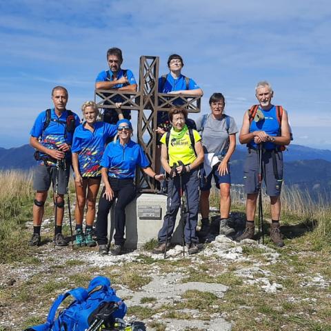  Foto di gruppo in vetta al Corno occ. - &copy; G.S. Marinelli, riproduzione vietata.