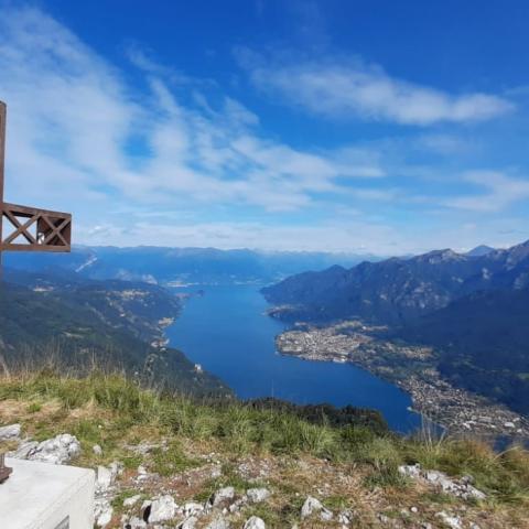  Croce Corno occ. Vista verso il Lago di Lecco - &copy; G.S. Marinelli, riproduzione vietata.